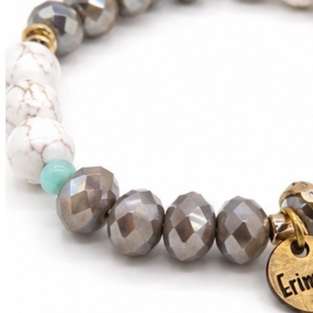 Erimish Beaded Stretch Bracelet Faceted Grey White Marble Gold Tone Logo Charm - Picture 8 of 8